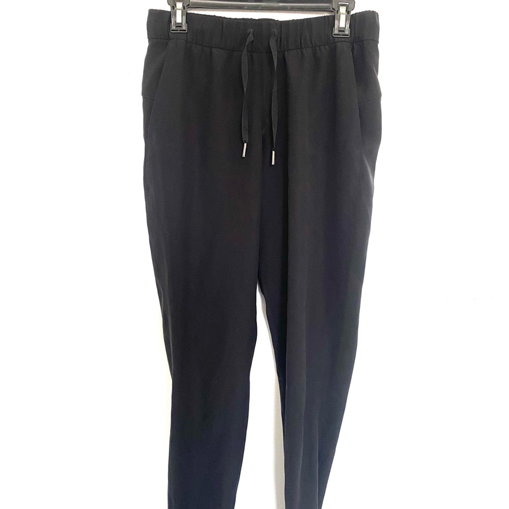 Lululemon Women’s Black Straight Leg Joggers Size 6